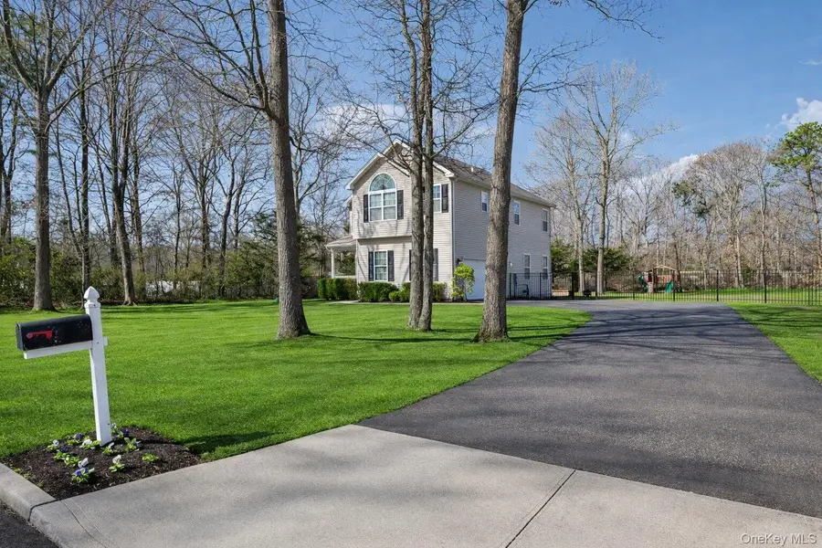 4 Clinton Avenue, Bellport, NY 11713 - #3