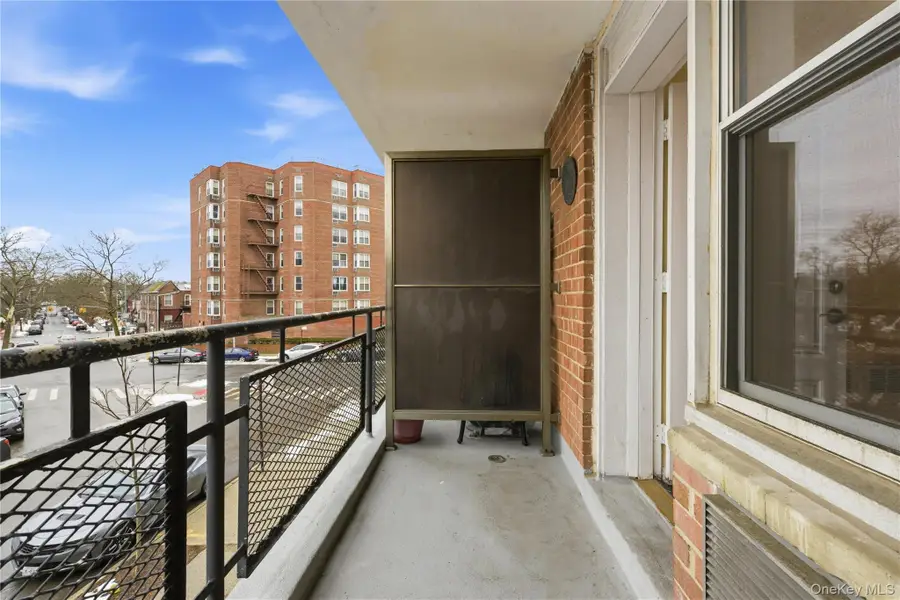 67-50 Thornton Place #1F, Forest Hills, NY 11375 - #2