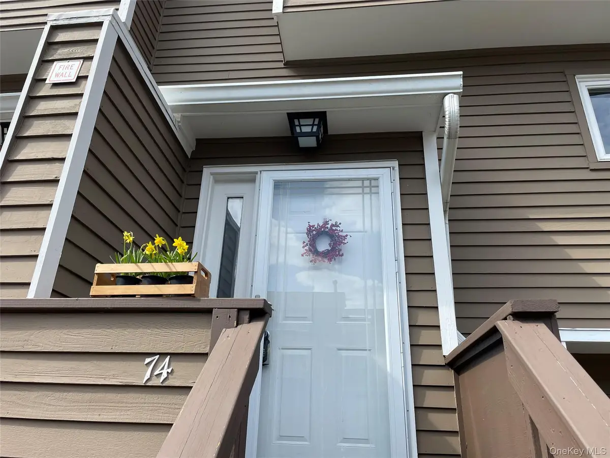 74 Village Green, Bardonia, NY 10954 - #1