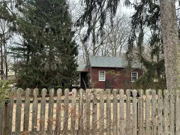 44 Craven Street, Huntington Station, NY 11746