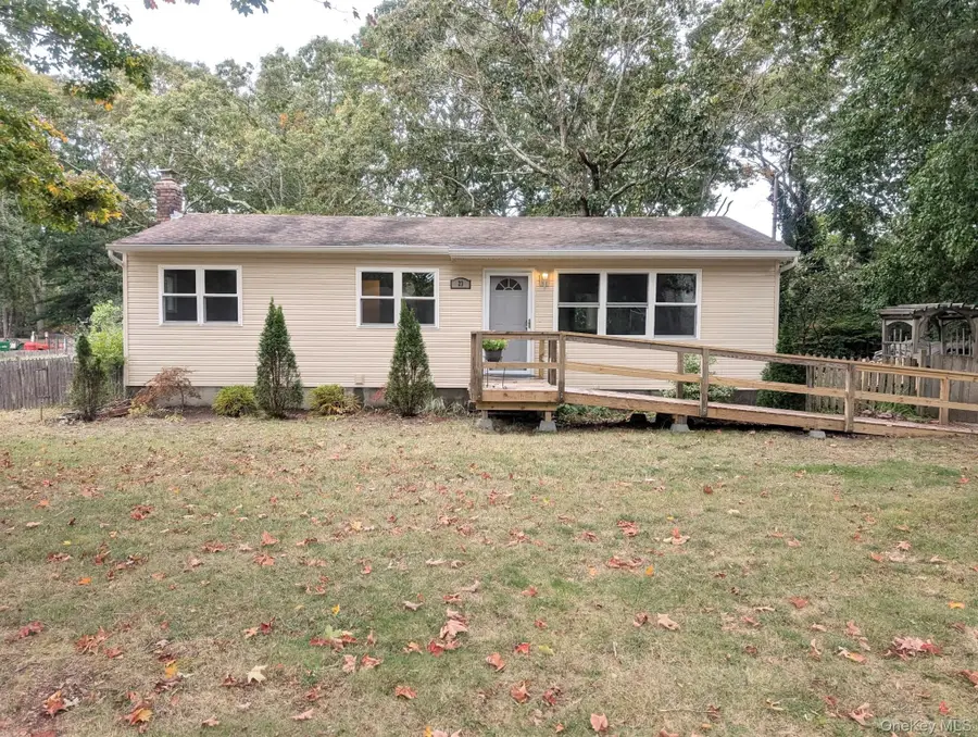 23 Howell Place, Speonk, NY 11972 - #2
