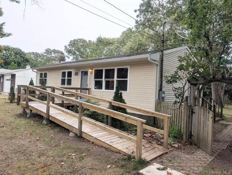 23 Howell Place, Speonk, NY 11972 - #3