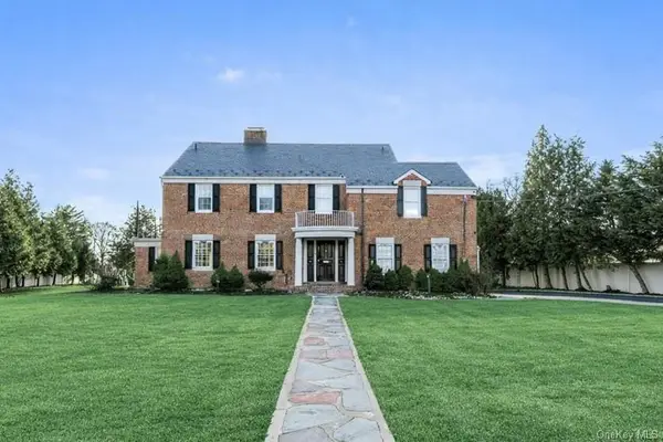 13 Arbor Place, Glen Cove, NY 11542