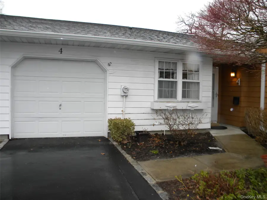 4 Revere Drive, Sayville, NY 11782 - #2