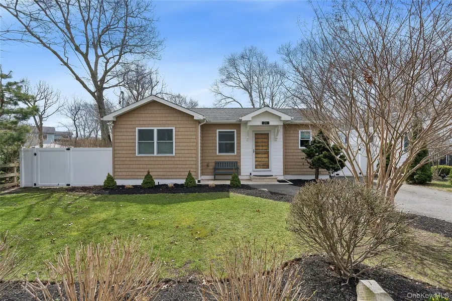 24 Woodridge Road, Hampton Bays, NY 11946 - #3