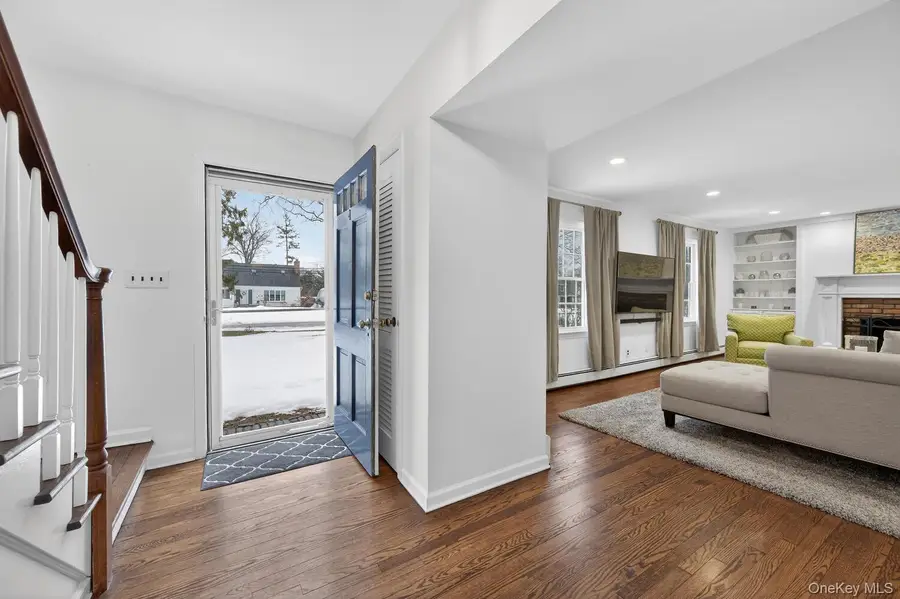 4 Colonial Court, Bay Shore, NY 11706 - #3