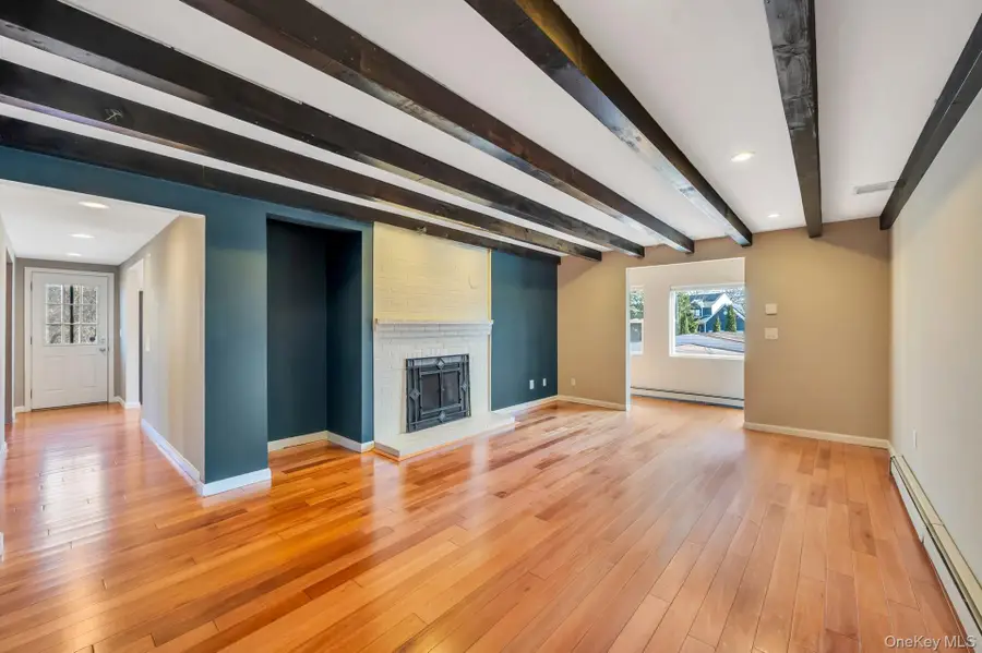 39 Sycamore Avenue, Farmingville, NY 11738 - #3