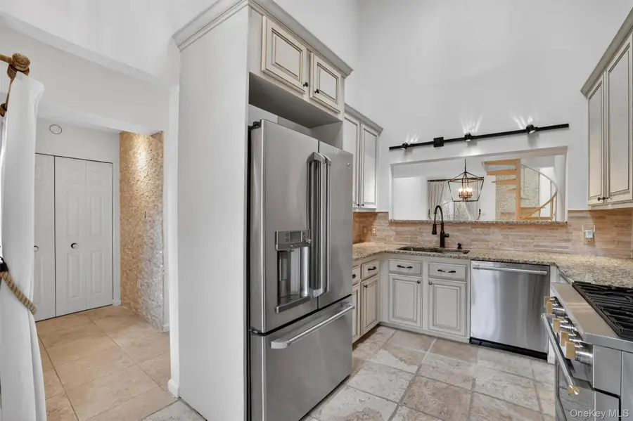 9 Nicole Circle #8, Ossining, NY 10562 - #3