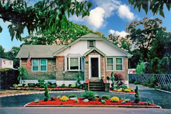 2016 Abbot Avenue, Merrick, NY 11566