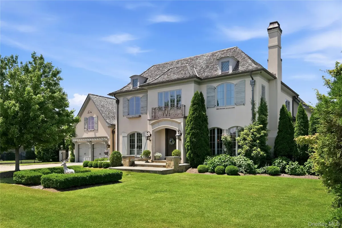 7 Sexton Drive, West Islip, NY 11795 - #1