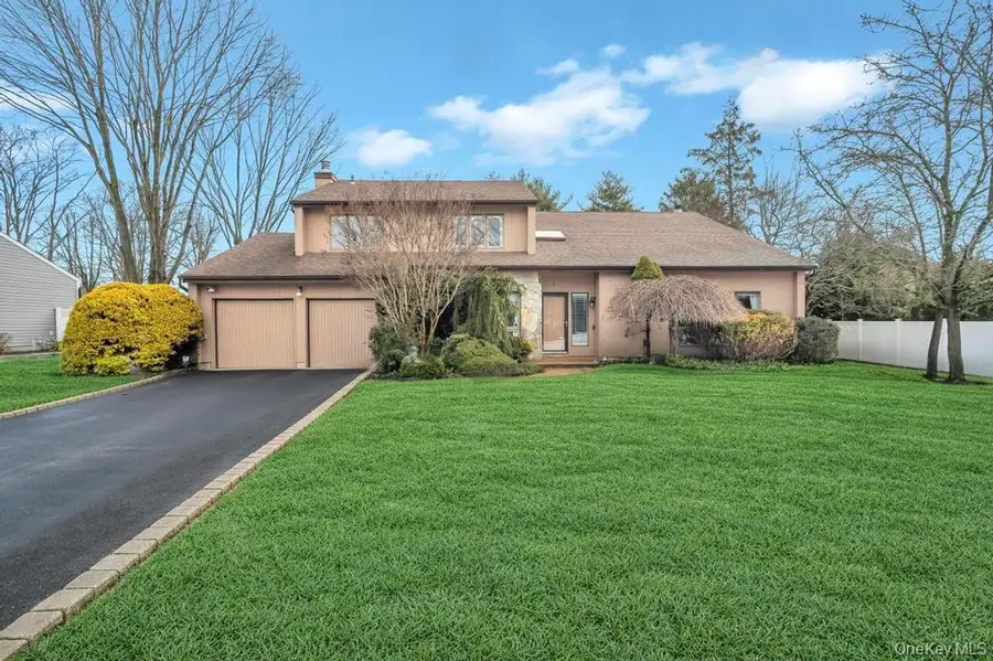 4 Long Meadow Road, Commack, NY 11725 - #2