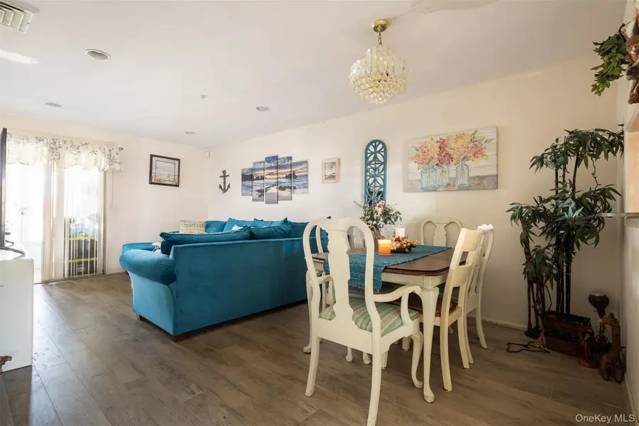 7 Cobblestone Way, Mount Sinai, NY 11766 - #3