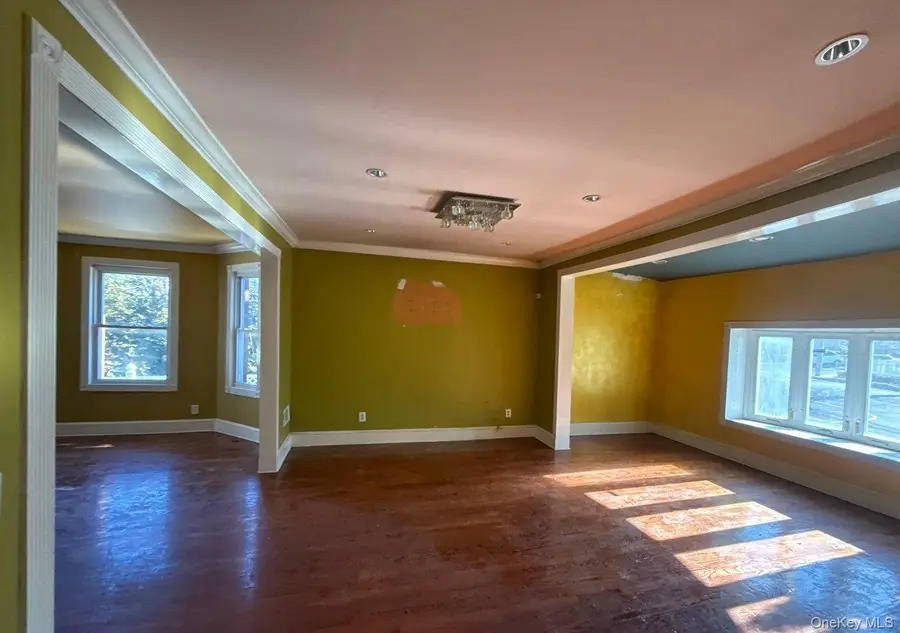 280 Lawrence Avenue, Lawrence, NY 11559 - #2