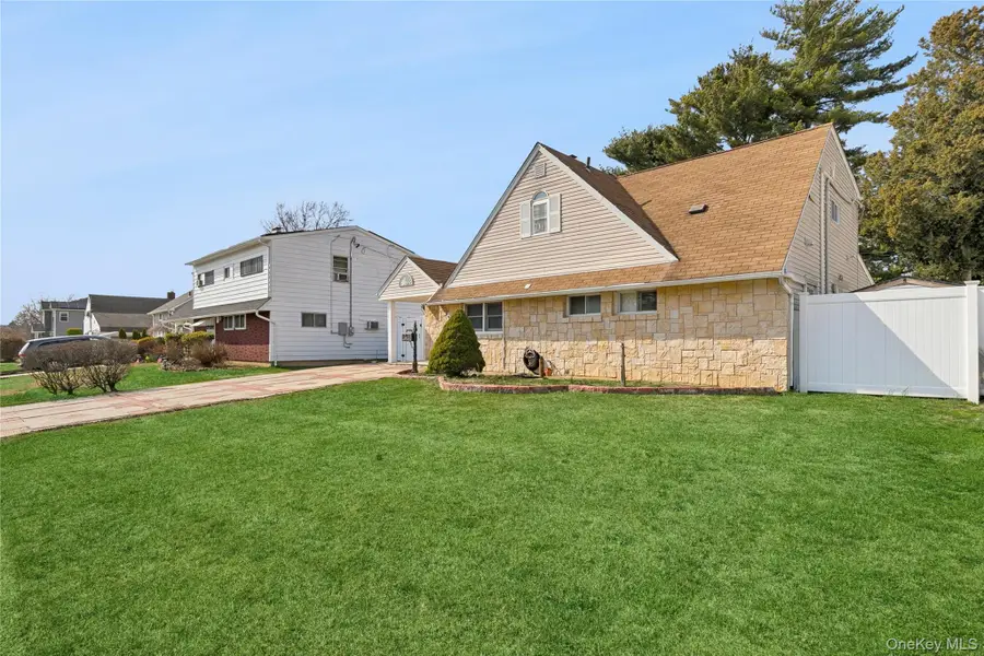 93 Hearth Lane, Westbury, NY 11590 - #3