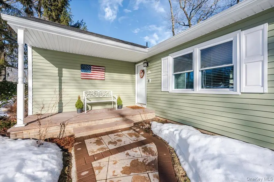 20 Honey Lane, Miller Place, NY 11764 - #2