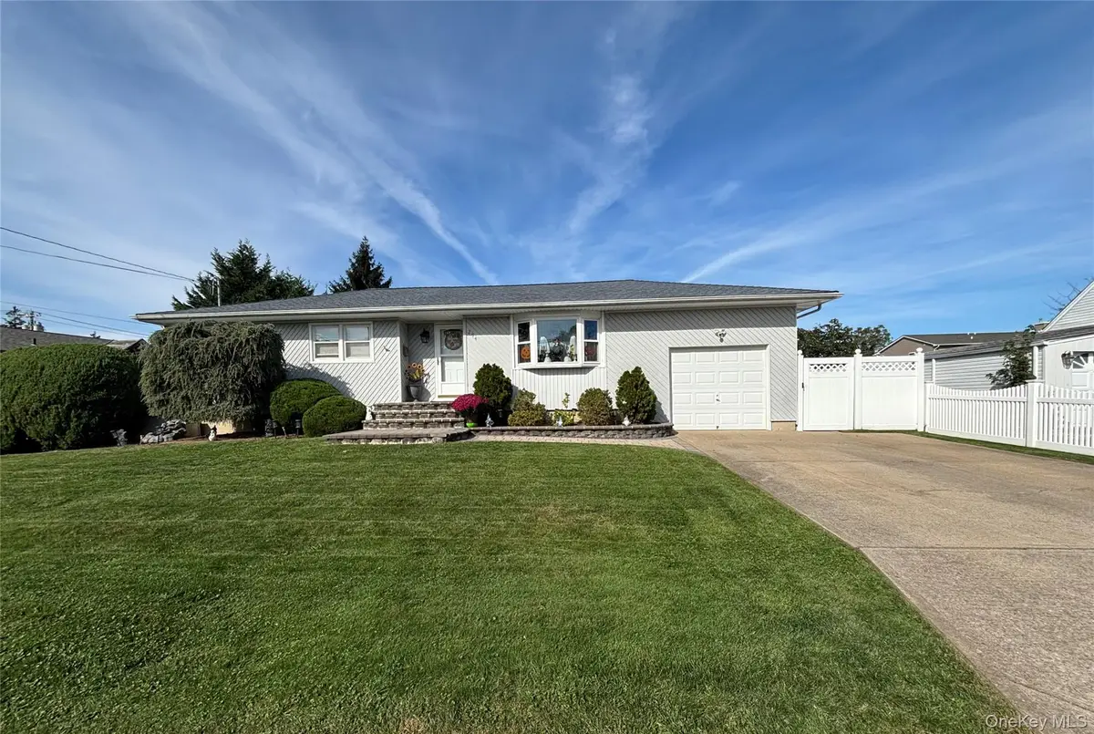 294 34th Street, Lindenhurst, NY 11757 - #1