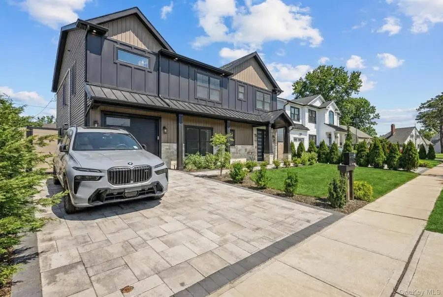 36 Foster Lane, Westbury, NY 11590 - #2