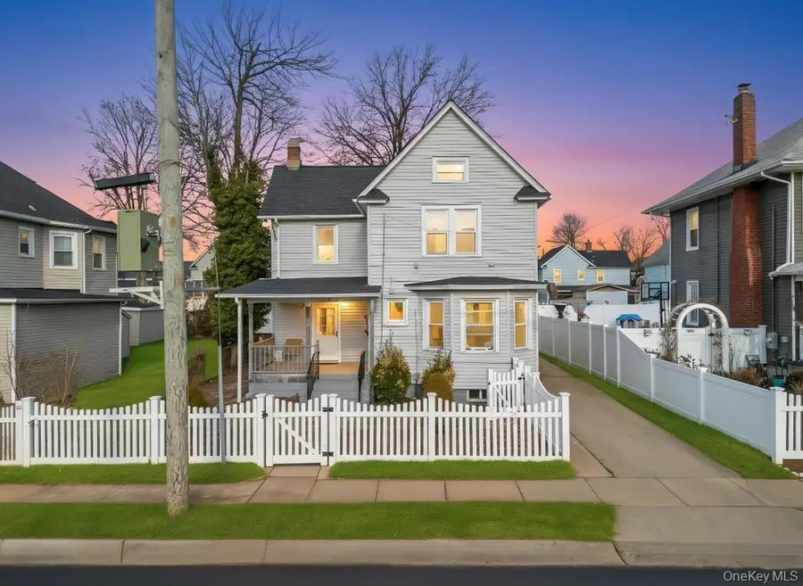 297 E Columbia Street, Hempstead, NY 11550 - #2