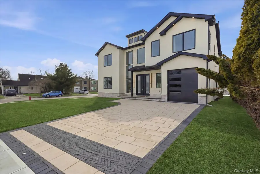 19 Arrow Lane, Hicksville, NY 11801 - #2