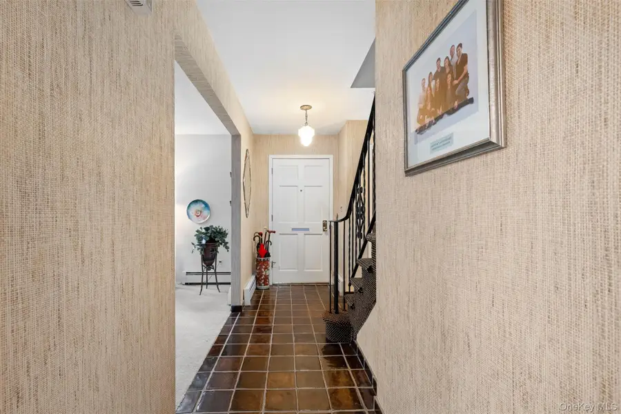 36 W Terrace Road, Great Neck, NY 11021 - #2