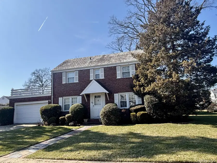 15 Seeley Court, Malverne, NY 11565 - #2