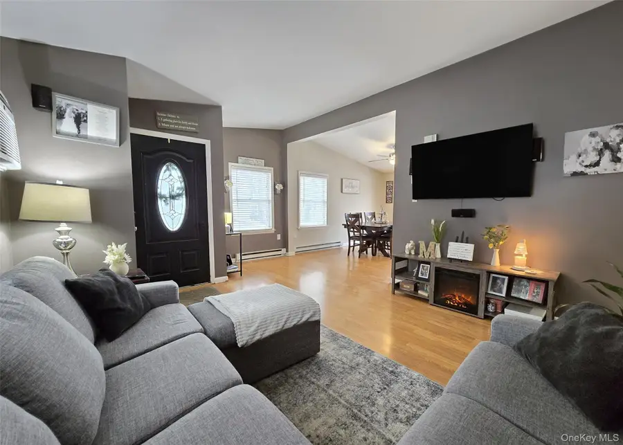 1462 Claas Avenue, Holbrook, NY 11741 - #2