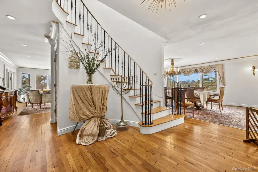 15 Cricket Lane, Great Neck, NY 11024 - #2