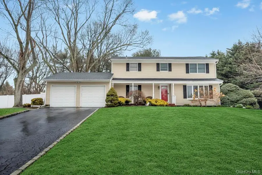 19 Spyglass Lane, East Setauket, NY 11733 - #2