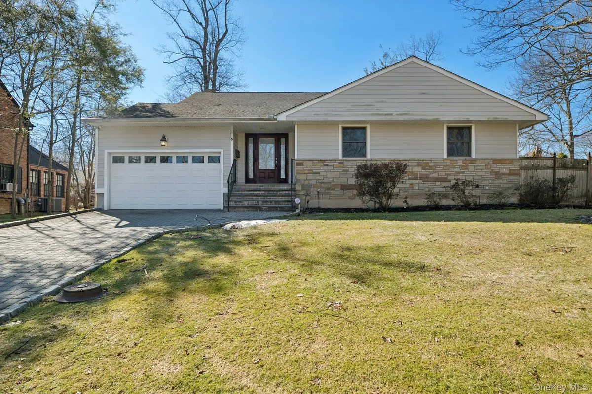 6 Saint George Road, Great Neck, NY 11021 - #1