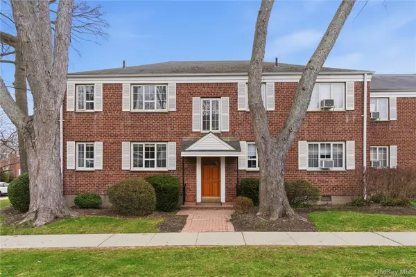 22 Nathan Hale Drive #80A, Huntington, NY 11743