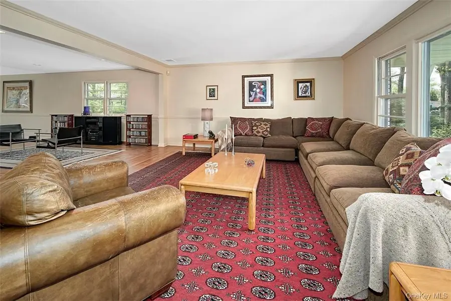 21 Douglas Circle, Rye, NY 10580 - #3