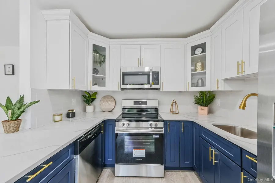 38 Columbia Avenue, Westhampton, NY 11977 - #2