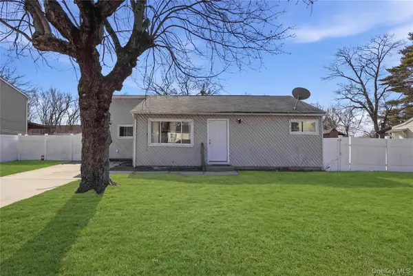 17 Cedar Street, Central Islip, NY 11722