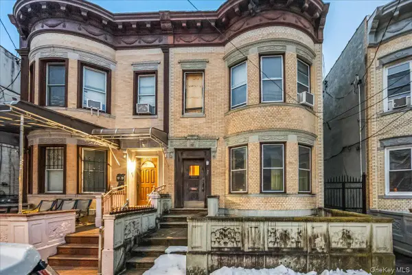 94-20 86th Road, Woodhaven, NY 11421