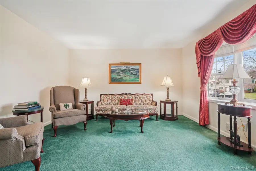 54 Douglas Court, Pearl River, NY 10965 - #3