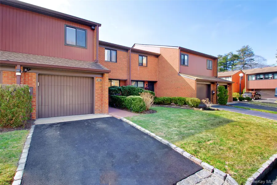 40 Cricket Club Drive, Roslyn, NY 11576 - #2