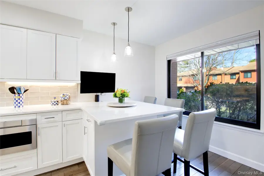 40 Cricket Club Drive, Roslyn, NY 11576 - #3