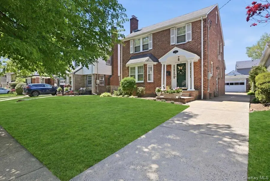 100 W Poplar Street W, Floral Park, NY 11001 - #3