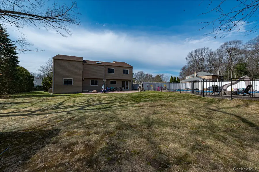 19 Tamara Court, Melville, NY 11747 - #2