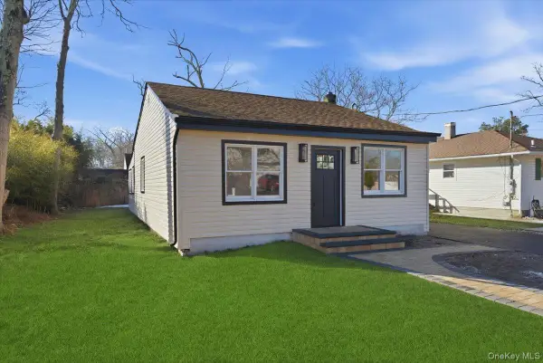 38 Lafayette Drive, Shirley, NY 11967