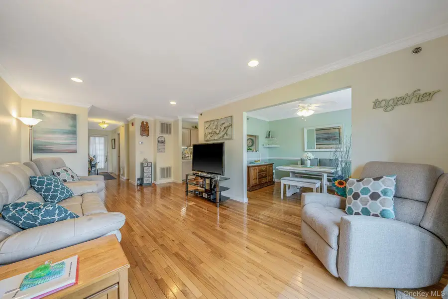 903 Constance Lane, Port Jefferson Station, NY 11776 - #3