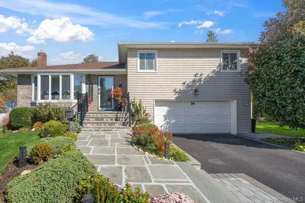 20 Vista Road, Plainview, NY 11803