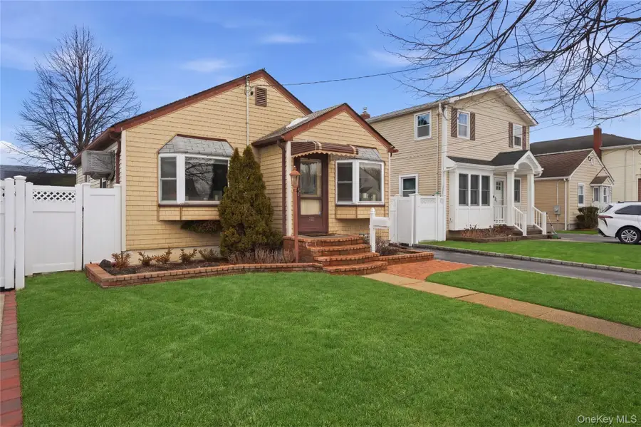 3031 Lowell Avenue, Wantagh, NY 11793 - #2