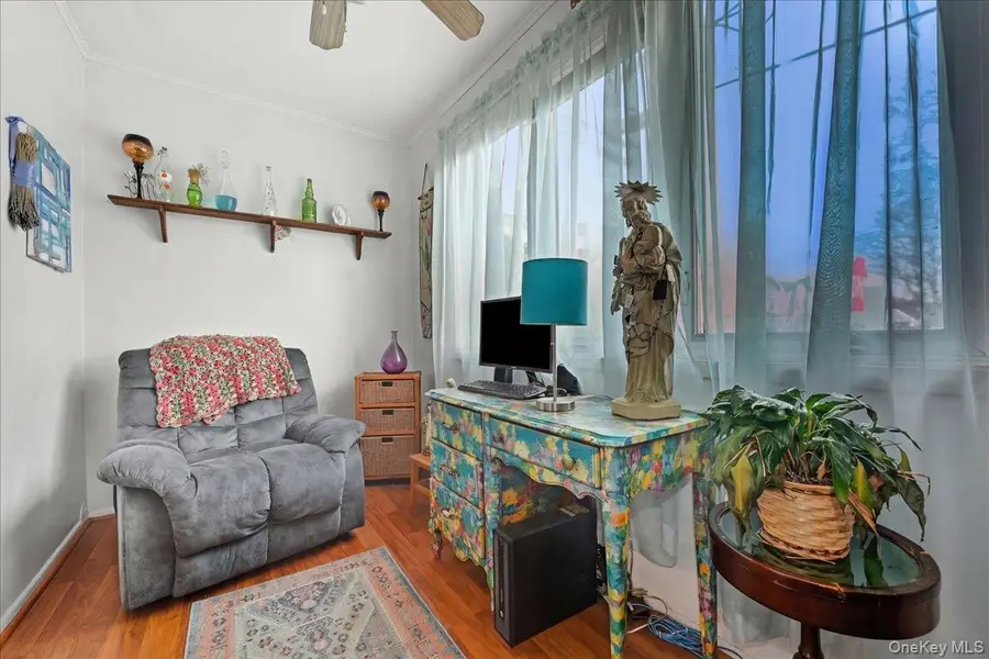 51 W Hitchcock Avenue, Floral Park, NY 11001 - #3