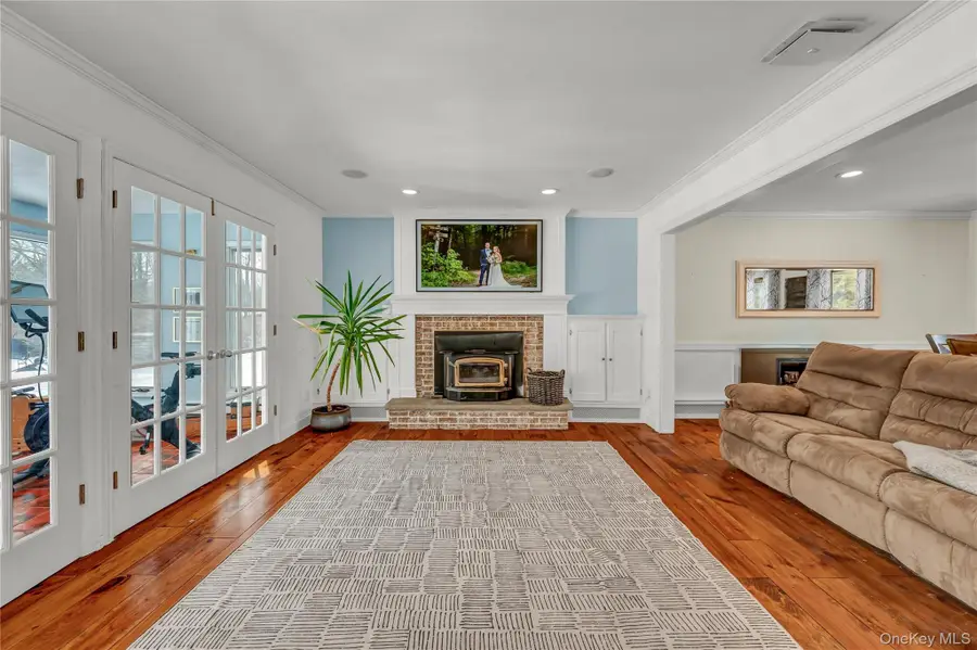 6 Eisenhower Court, Hopewell Junction, NY 12533 - #3