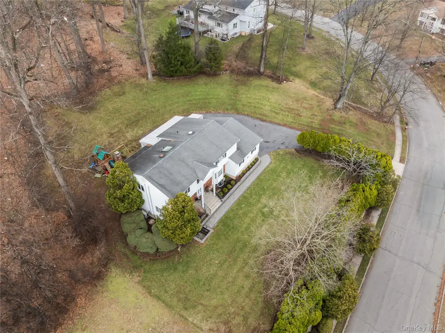 20 Algonquin Circle, Airmont, NY 10952 - #3