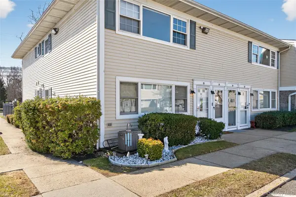 1 Atlantic Avenue #Apt 35, Farmingdale, NY 11735