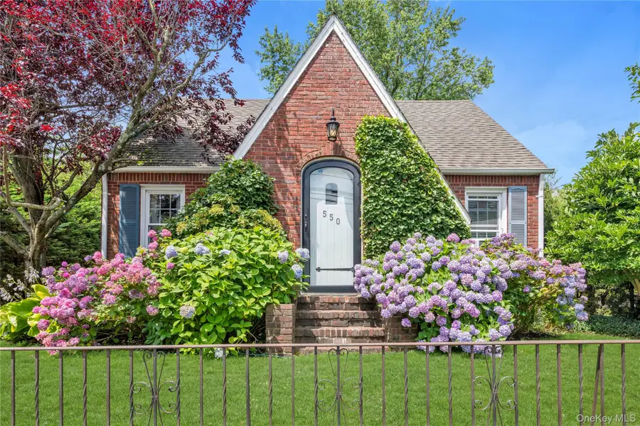 550 Nassau Boulevard, West Hempstead, NY 11552 - #2