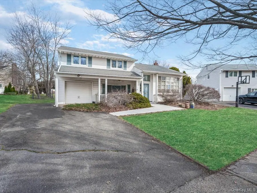 7 Phipps Lane, Plainview, NY 11803 - #2