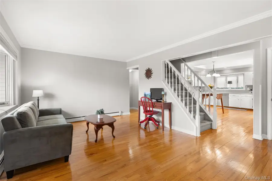 89 Cotter Street, West Islip, NY 11795 - #2